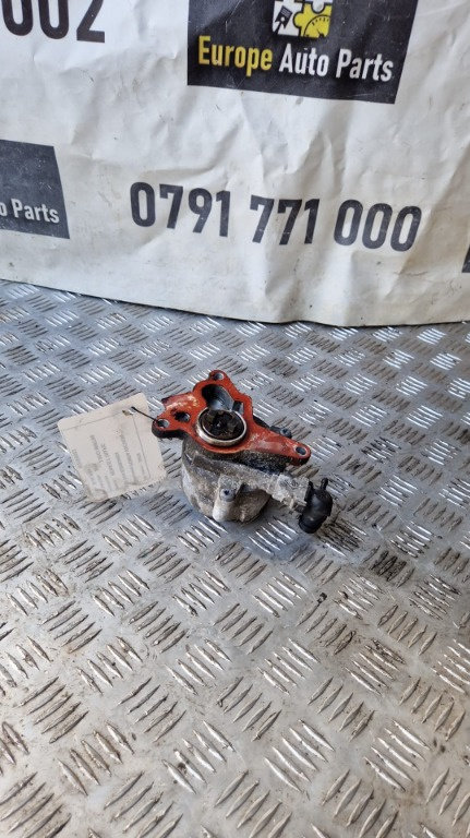 Pompa vacuum Renault Trafic 2.0 DCI an 2010 cod 8200934654