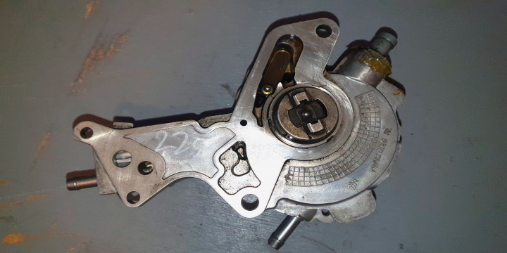 Pompa vacuum tandem 038145209E Audi A2 8Z [1999 - 2005] Hatchback 5-usi 1.4 TDI MT (75 hp)