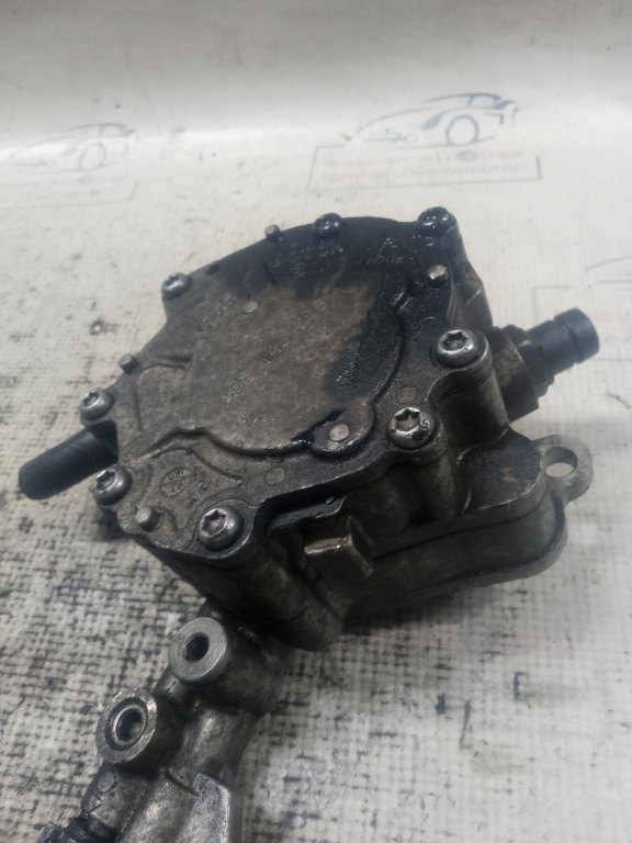Pompa vacuum Volkswagen Golf 5 2008, 038145209M