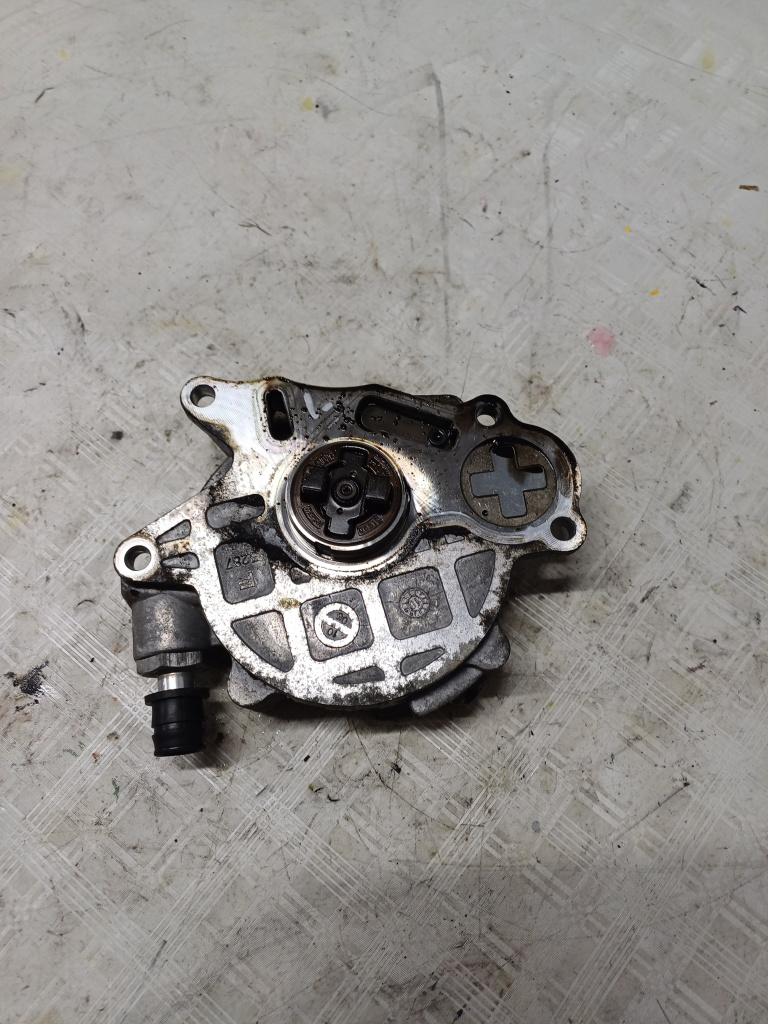 Pompa vacuum Volkswagen Golf 6 Plus 1.6 Motorina 2010, 03L145100C