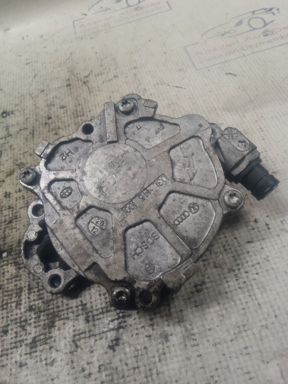 Pompa vacuum Volkswagen Jetta 1.6 2012, 03L145100G