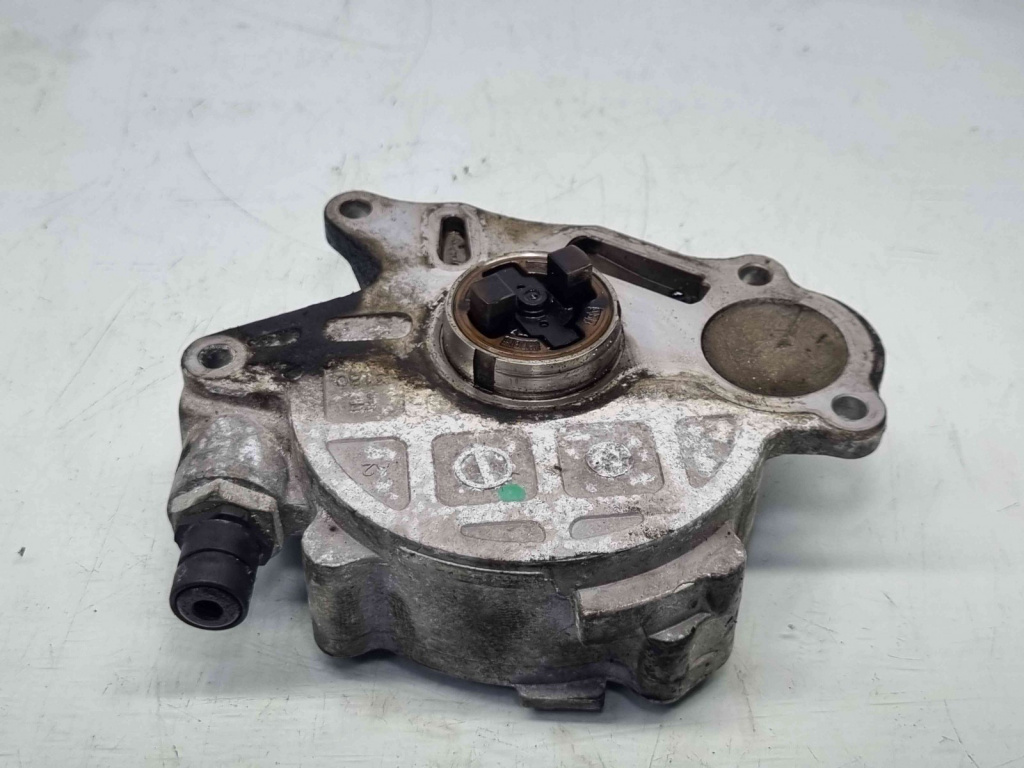 Pompa vacuum Volkswagen Passat B6 (3C2) [Fabr 2005-2010] 03L145100 2.0 TDI CBAB 2.0 TDI CBAB 103KW / 140CP