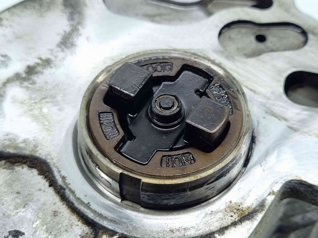 Pompa vacuum Volkswagen Passat B6 (3C2) [Fabr 2005-2010] 03G15209C 2.0 TDI BMR 2.0 TDI BMR 125KW / 170CP