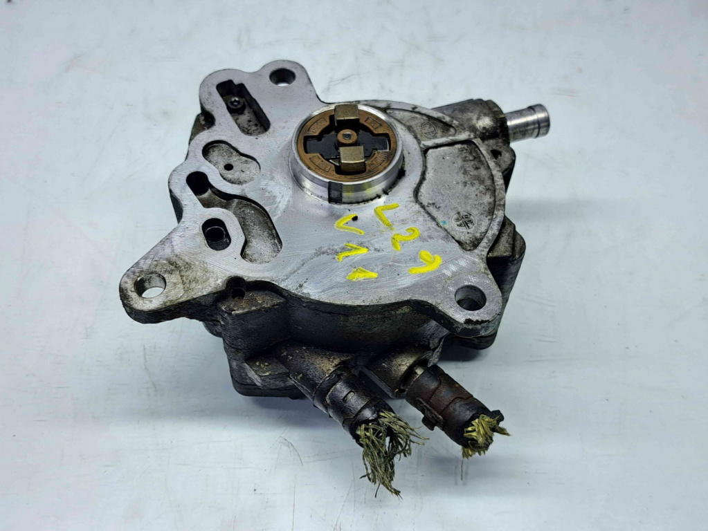 Pompa vacuum Volkswagen Passat B6 (3C2) [Fabr 2005-2010] 03G145209C 2.0 TDI BKP 2.0 TDI BKP 103KW / 140CP