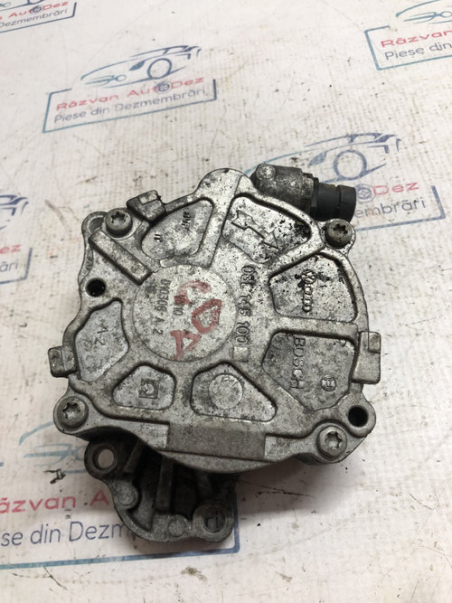 Pompa vacuum Volkswagen Passat CC 2010, 03L145100