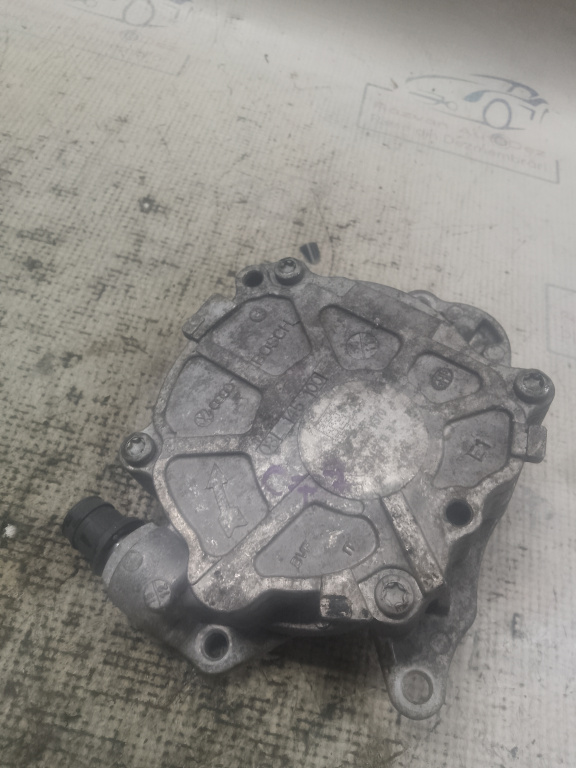 Pompa vacuum Volkswagen Passat CC 2011, 03L145100F