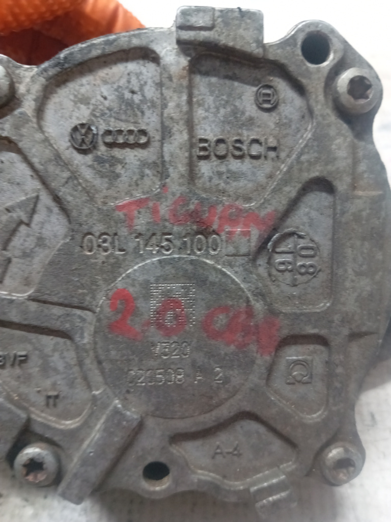 Pompa vacuum Volkswagen Tiguan 2.0 2009, 03L145100