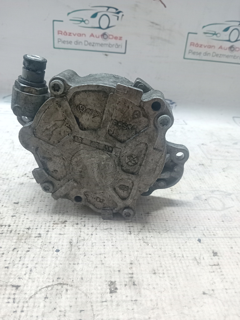 Pompa vacuum Volkswagen Tiguan 2012, 03L145100