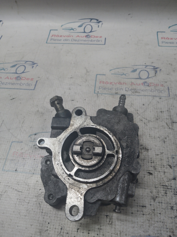 Pompa vacuum Volkswagen Touareg 5.0 Motorina 2006, LA2231010