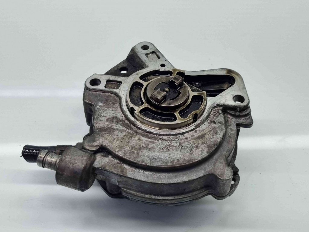 Pompa vacuum Volkswagen Transporter 5 (7HB, 7HJ) [Fabr 2004-2013] 070145209F 2.5 AXD 96KW / 130CP 2.5 AXD 96KW / 130CP