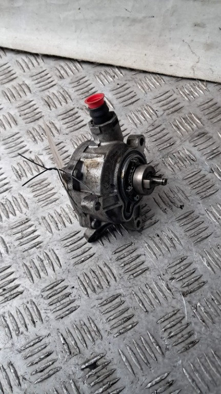 Pompa vacuum VOLVO S60 2.4 an 2010 cod 31219463