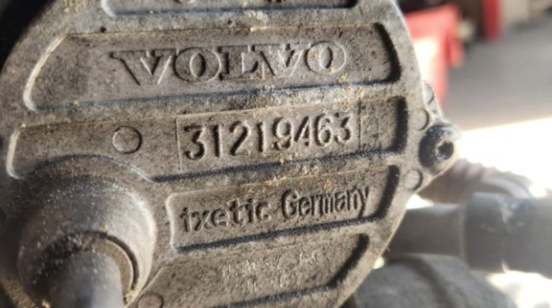 Pompa vacuum Volvo XC60 2.4 D5244T14 E5 2009 Cod : 31219463