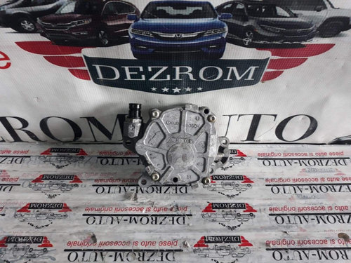 Pompa vacuum VW Jetta Mk5 2.0 TDI 170 cai motor CEGA cod piesa : 03L145100