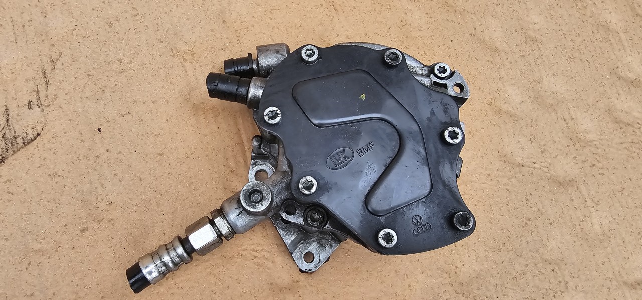 Pompa vacuum VW Touareg 7L 2.5 TDI 2004 2005 2006 2007
