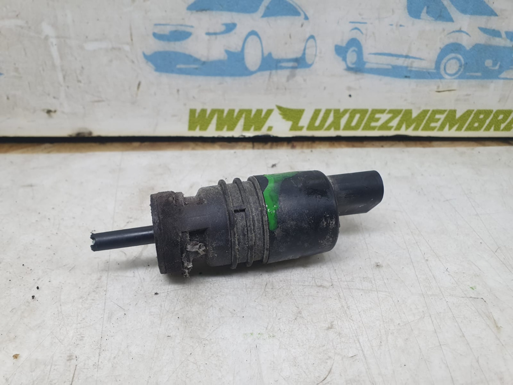 Pompa vas lichid parbriz 1k5955651 Volkswagen VW Passat B6 [2005 - 2010] 1.6 tdi CAYC