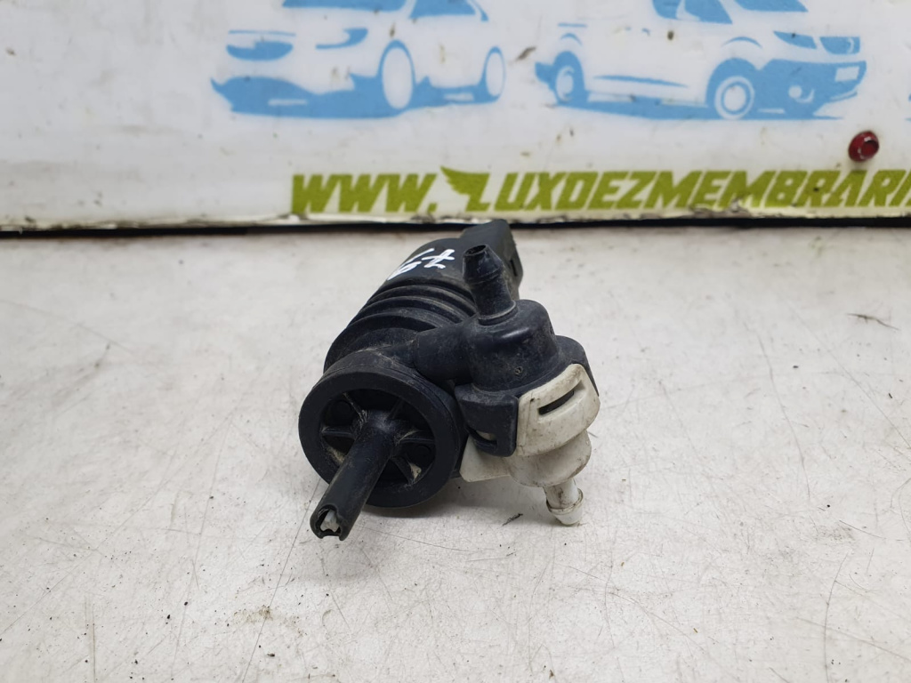 Pompa vas lichid parbriz Cj54-17664-aa Ford Kuga 2 [2013 - 2020] 2.0 tdci