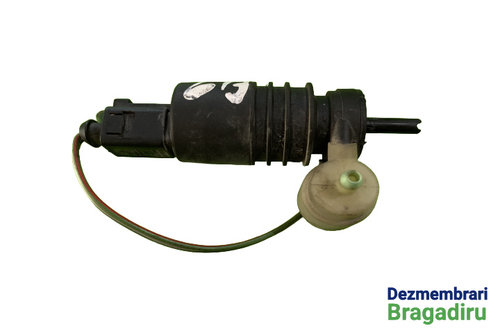 Pompita lichid parbriz si luneta Volkswagen VW Golf 4 [1997 - 2006] Hatchback 5-usi 1.4 MT (75 hp)