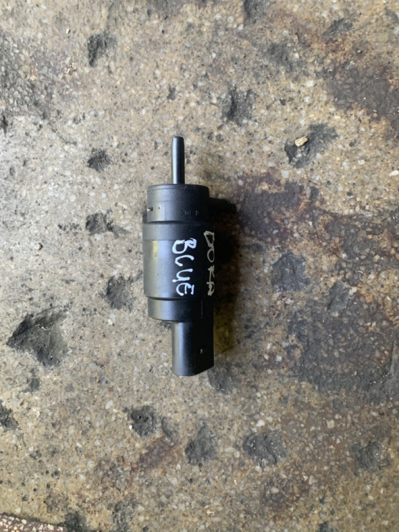 Pompita spalator parbriz Volkswagen VW Bora [1998 - 2005] Sedan 1.6 16V MT (105 hp) (1J2)