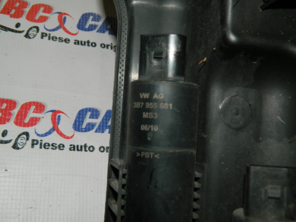 Pompita vas lichid VW Golf 6 cod: 3B7955681