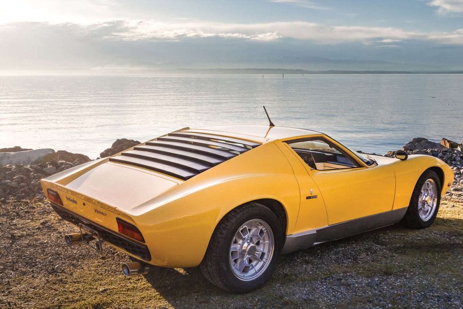 Pontiac Fiero transformat in Lamborghini Miura