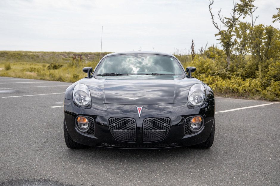 Pontiac Solstice GXP cu 54 de kilometri la bord