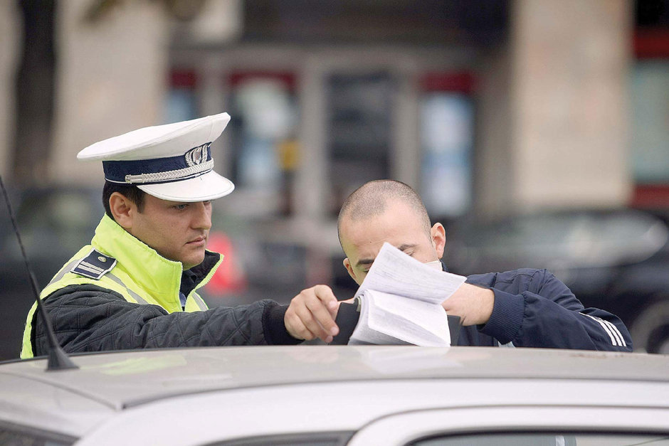 Ponturi de la politisti: 10 trucuri care te pot scapa de plata unei amenzi