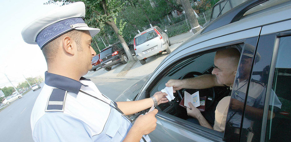 Ponturi de la politisti: 10 trucuri care te pot scapa de amenzi