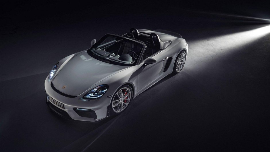 Porsche 718 Cayman GT4 si 718 Boxster Spyder