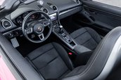 Porsche 718 Spyder in nuanta Ruby Star