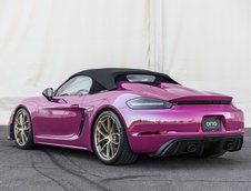 Porsche 718 Spyder in nuanta Ruby Star