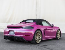 Porsche 718 Spyder in nuanta Ruby Star