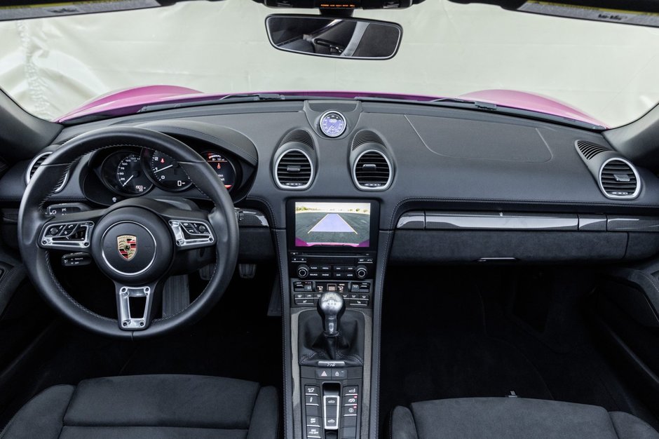 Porsche 718 Spyder in nuanta Ruby Star