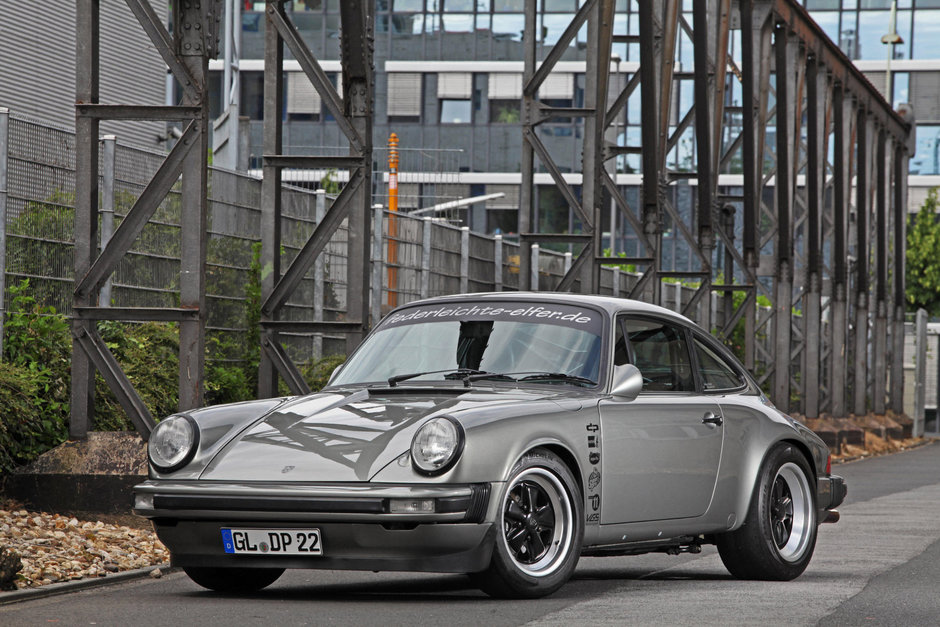 Porsche 911 3.2 by DP Motorsport