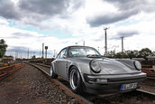 Porsche 911 3.2 by DP Motorsport