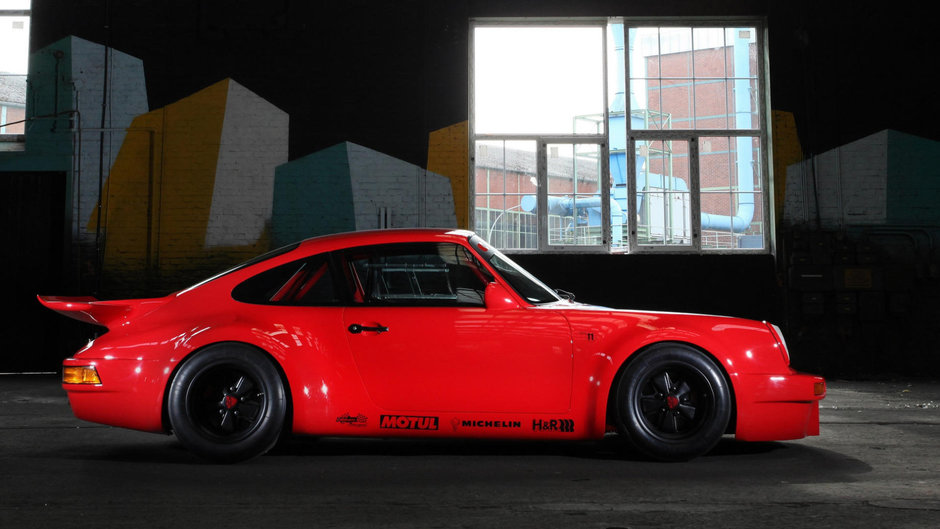 Porsche 911 by DP Motorsport