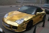 Porsche 911 Cabriolet placat cu aur