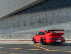 Porsche 911 Carrera 4 RWB