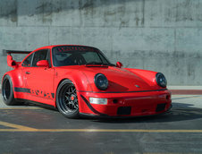 Porsche 911 Carrera 4 RWB