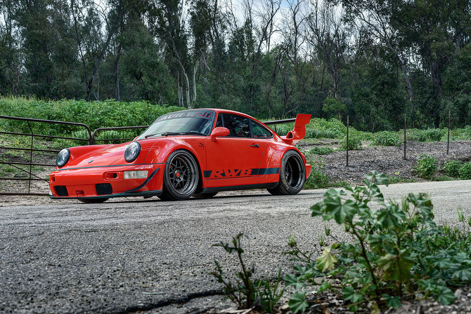 Porsche 911 Carrera 4 RWB