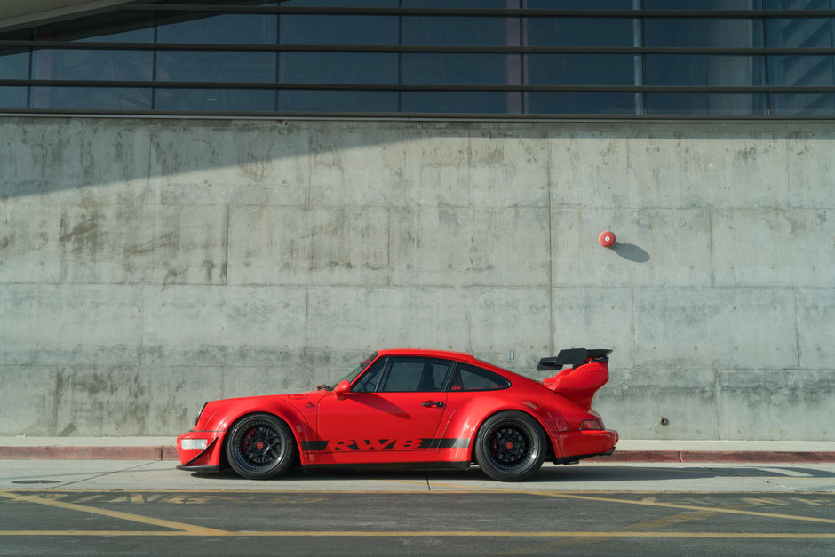 Porsche 911 Carrera 4 RWB