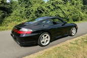 Porsche 911 Carrera 4S cu 5.260 de kilometri la bord