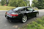 Porsche 911 Carrera 4S cu 5.260 de kilometri la bord