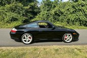 Porsche 911 Carrera 4S cu 5.260 de kilometri la bord