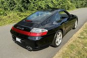 Porsche 911 Carrera 4S cu 5.260 de kilometri la bord