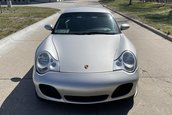 Porsche 911 Carrera cu motor V8
