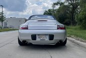 Porsche 911 Carrera cu motor V8