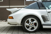Porsche 911 cu motor V8