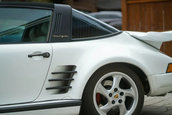 Porsche 911 cu motor V8