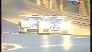 Porsche 911 GT1 versus McLaren F1 GTR