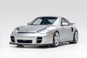 Porsche 911 GT2 cu 6.373 de kilometri la bord